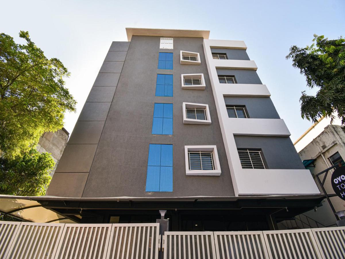 Oyo Townhouse 498 Hotel Western Nagpur Exterior foto
