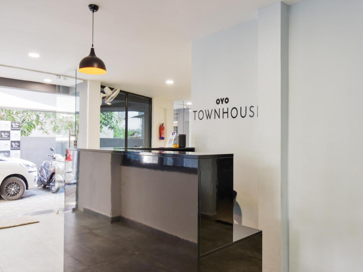 Oyo Townhouse 498 Hotel Western Nagpur Exterior foto